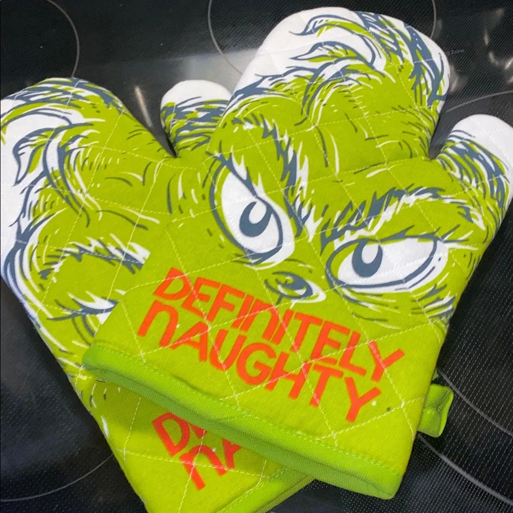 Dr. Seuss Grinch Defiantly Naughty‎ Oven Mitts Set  Green White Red NWT